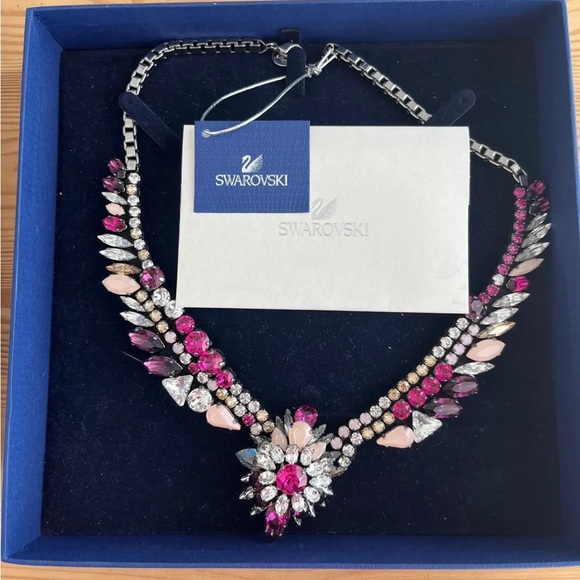 Authentic Swarovski necklace - Picture 8 of 17